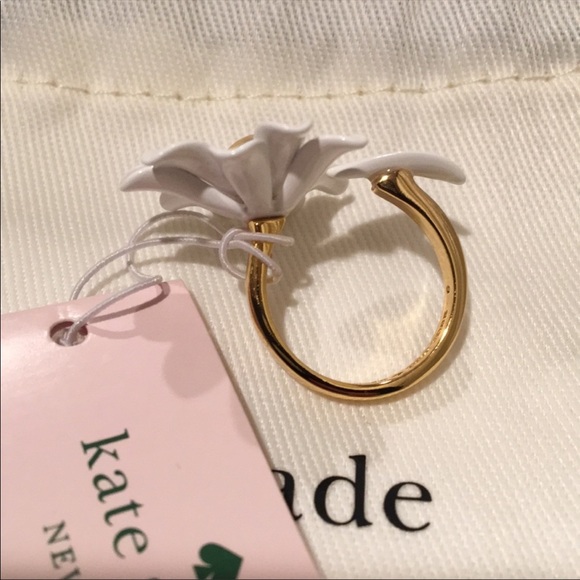 Kate Spade Dazzling Daisies Ring size 7 - Picture 3 of 4